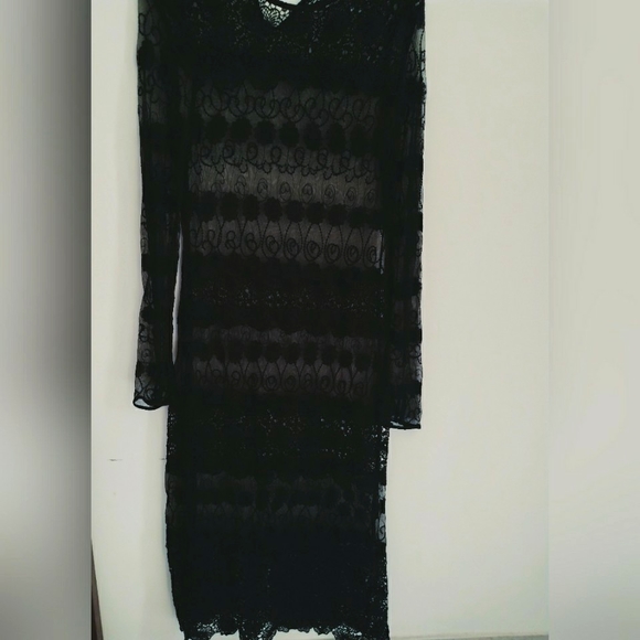 Women's Black dresses are long with black slips fully laced - Picture 4 of 6
